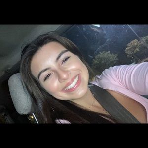 Meet your Posher, Carin